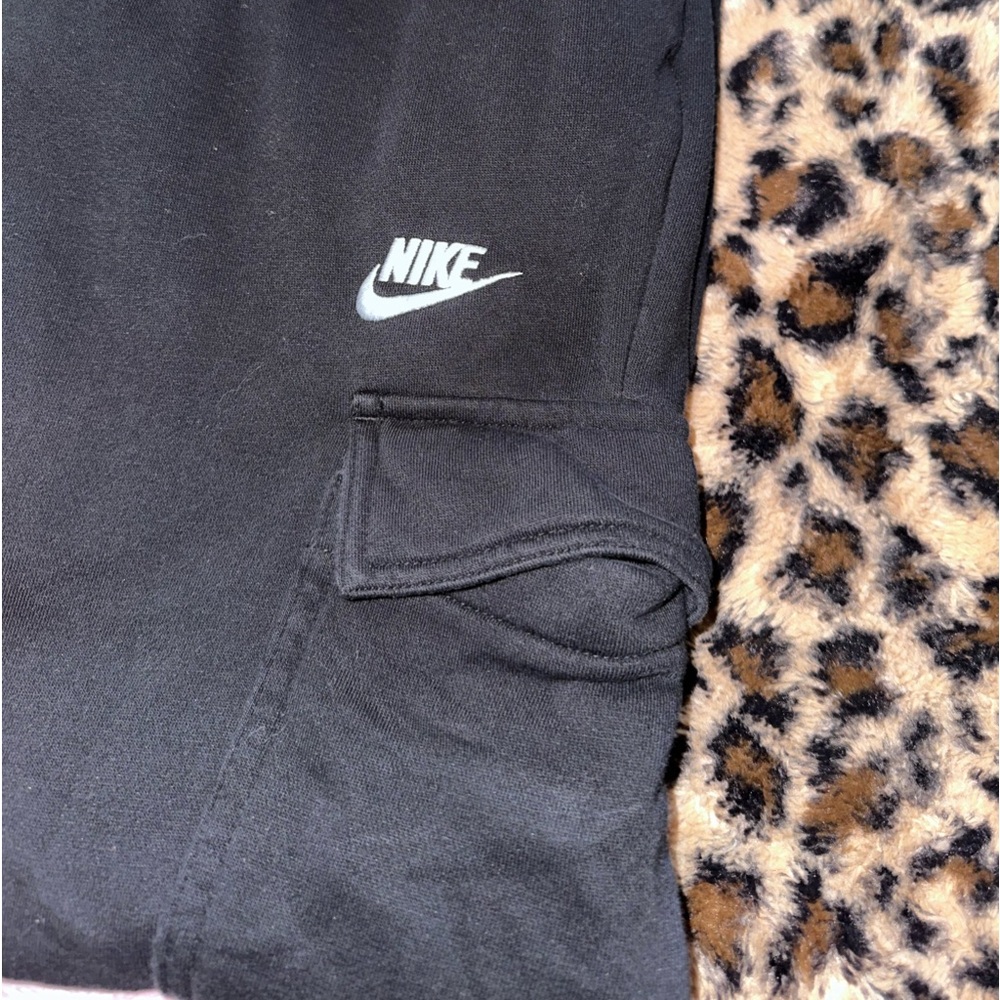 Black Nike cargo jogger